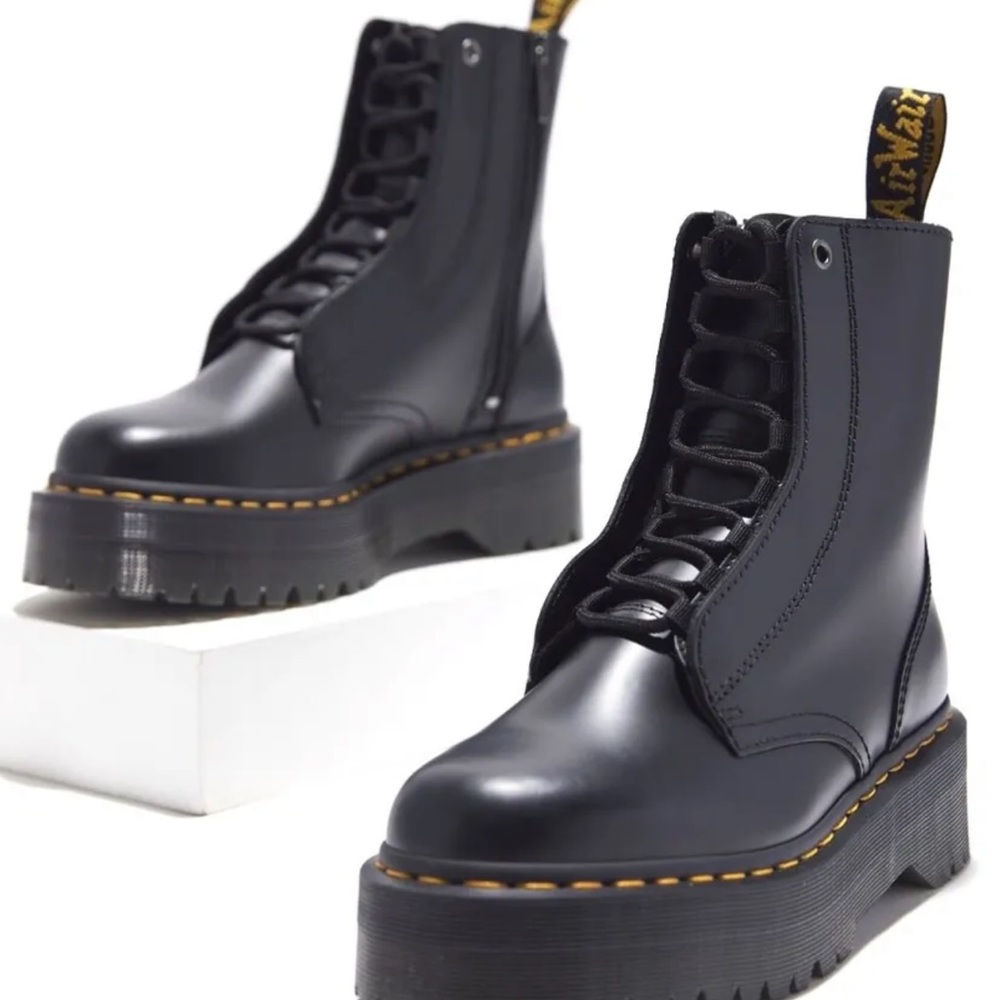 Urban Outfitters Dr Martens Jarrick Platform Boot Smooth Leather Black - Picture 8 of 9
